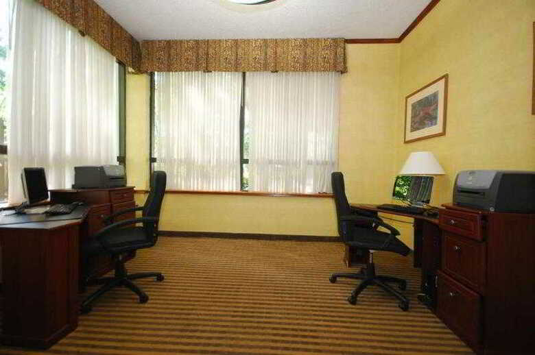 Best Western Plus Richmond Airport Hotel