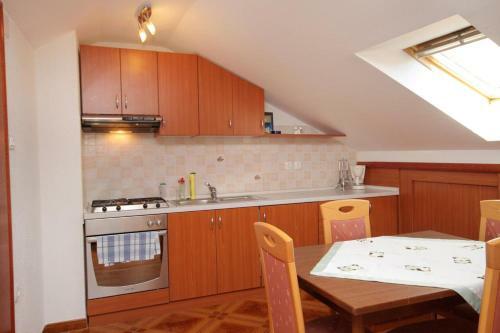 Apartments By The Sea Senj - 5570