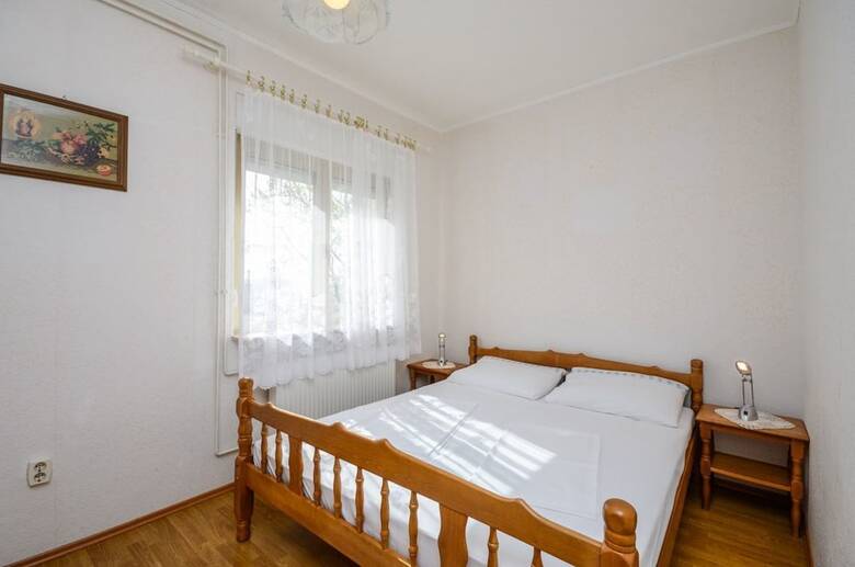 Apartment Mate
