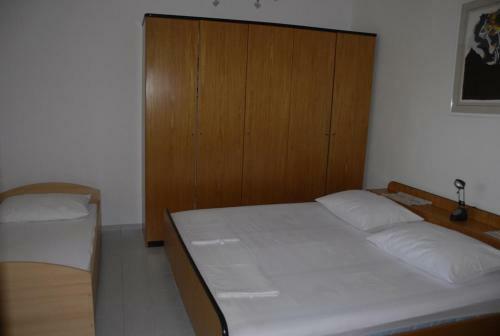 Apartments With A Parking Space Senj - 15376