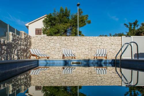 Sevid Villa Sleeps 10 Pool Air Con Wifi