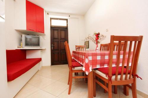 Apartments By The Sea Sevid (trogir) - 9468