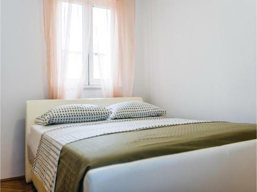 Three-bedroom Holiday Home In Sibenik
