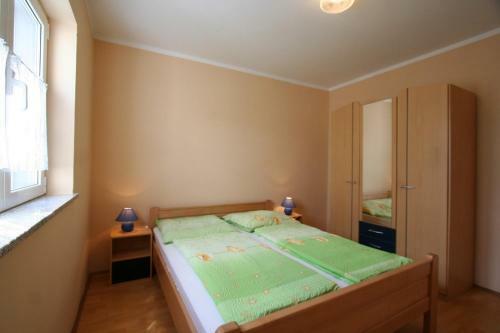 Apartments In Silo/insel Krk 13571