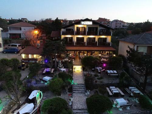 Hostal Guest House Zeba & Riviera