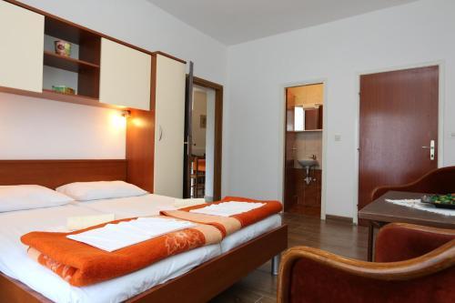 Apartments In Silo/insel Krk 13584