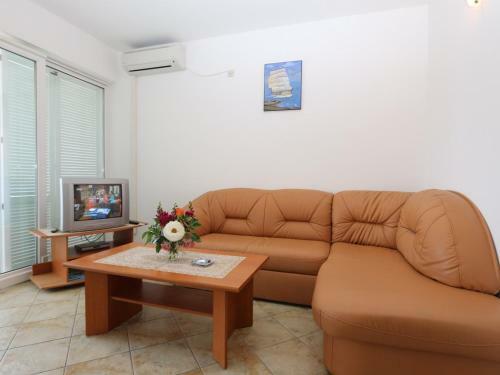 Apartment In Silo/insel Krk 13588
