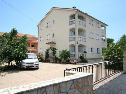 Apartment In Silo/insel Krk 13588