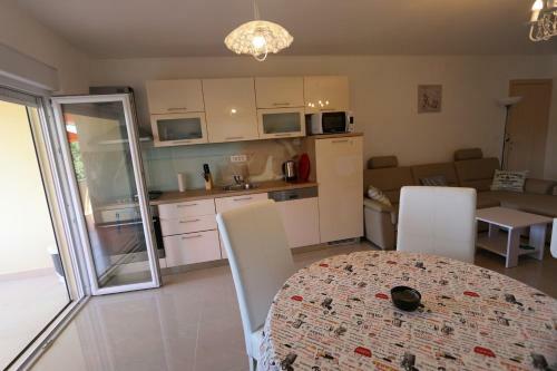 Apartments Saramandic
