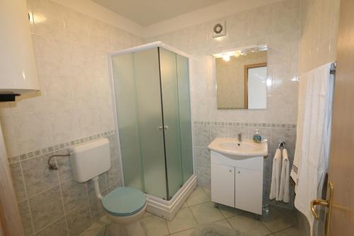 Apartments In Silo/insel Krk 13430
