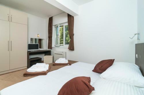 Skrip Villa Sleeps 6 Pool Wifi