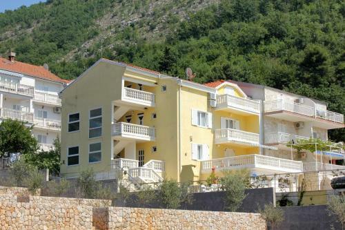 Apartment Slano 3183b
