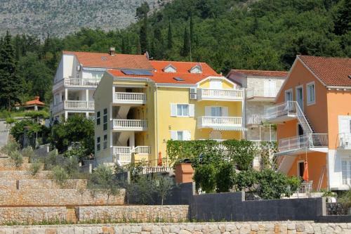 Apartment Slano 3183b