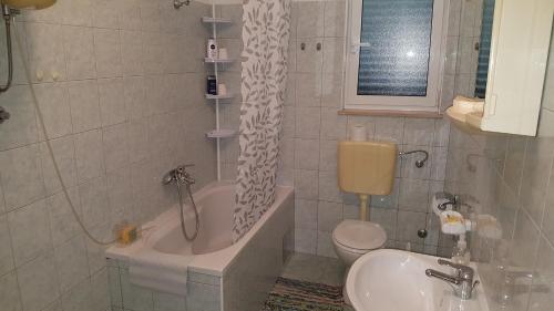 Apartments By The Sea Slatine (Ciovo) - 4844