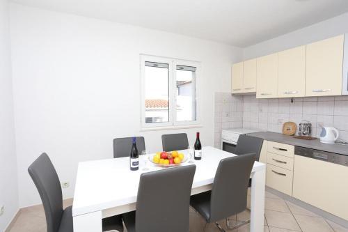 Apartment Slatine 16341b