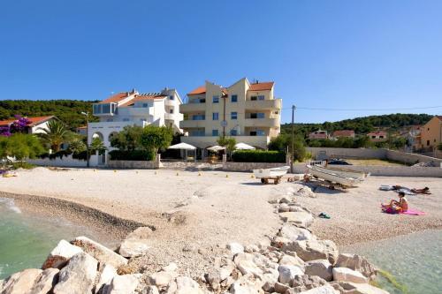 Apartment Slatine 1139c
