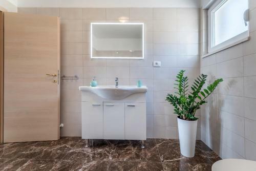 New Luxury Apartment