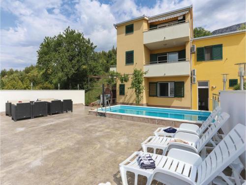 One-bedroom Apartment In Solin