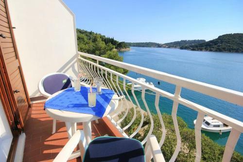 Apartment Zaton Mali 2106b