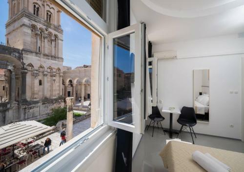 Apartamentos Plr-peristyle Luxury Rooms
