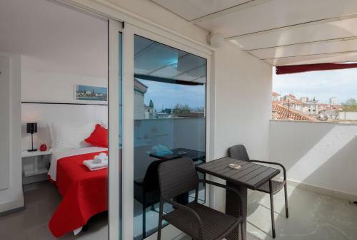 Apartamentos Plr-peristyle Luxury Rooms