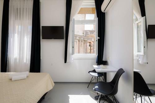 Apartamentos Plr-peristyle Luxury Rooms