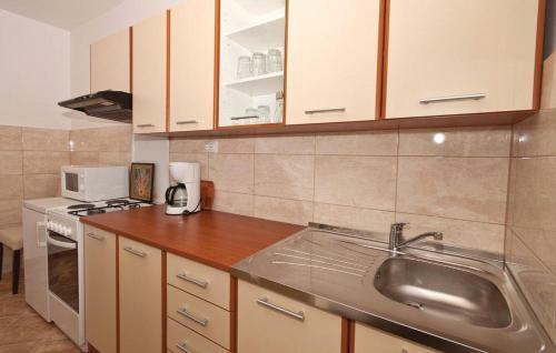 Apartment Split 11518a