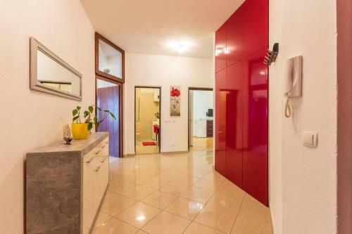 Grand View Apartments