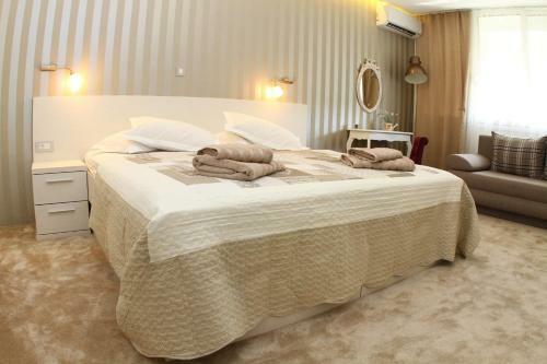 Studio Apartments Mirakul