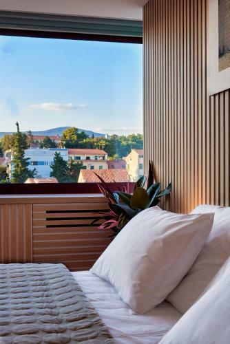 Bed & Breakfast Up There Design Rooms