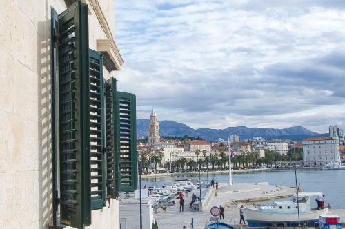 Apartment Sea View Obala Trumbi?a