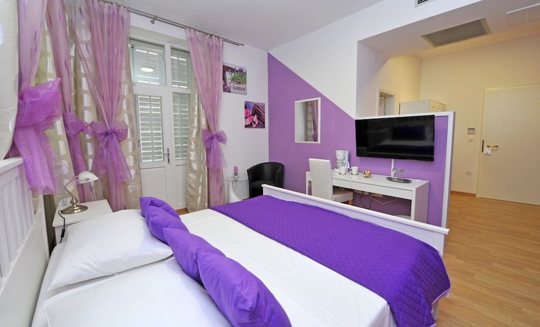 Hostal Luxury Rooms Nirvana