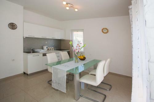 Silver Bay Apartment