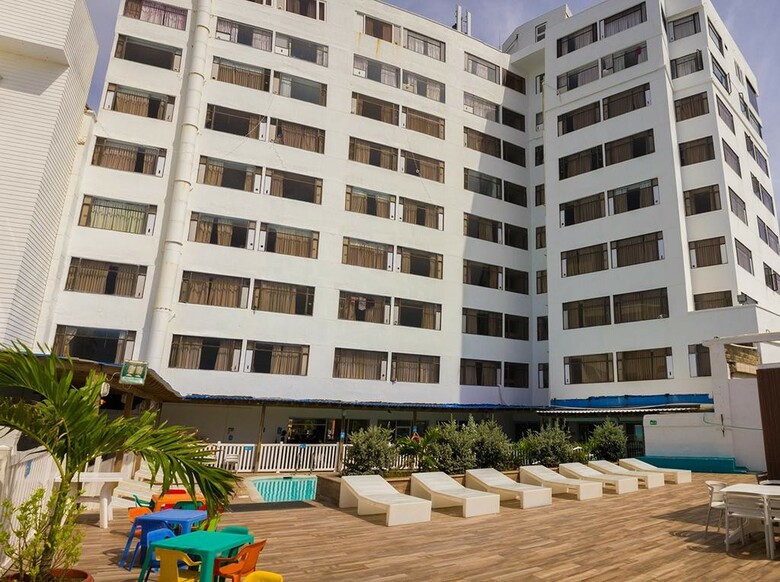 Hotel On Vacation Blue Tone