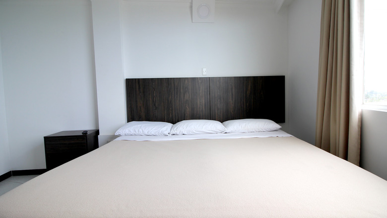 Hotel On Vacation Blue Tone