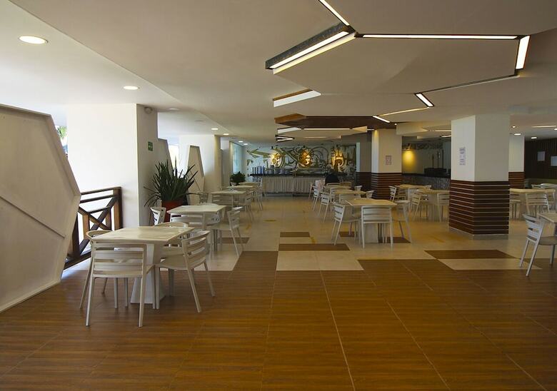 Hotel On Vacation Blue Tone