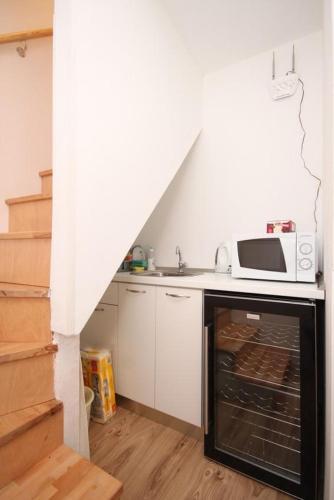 Hostal Rooms With Wifi Split - 9252