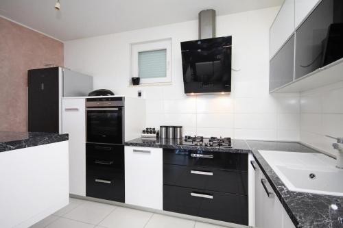 Apartments With Wifi Split - 9249