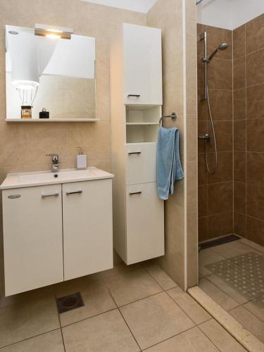 Apartments With Wifi Split - 11255