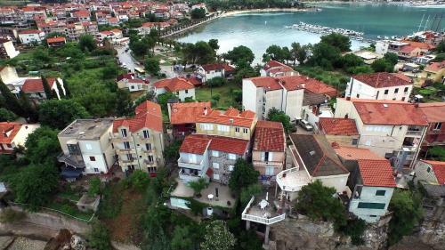 Hostal Apartments & Room Paula