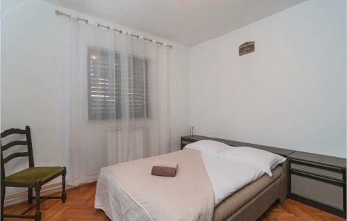Three-bedroom Apartment In Splitska