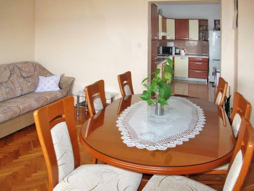 Apartment Haus Milka (srd413)