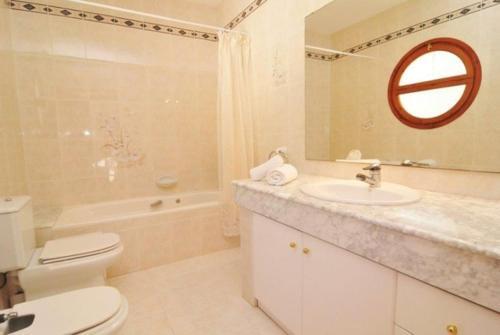 Santa Susanna Villa Sleeps 10 Wifi
