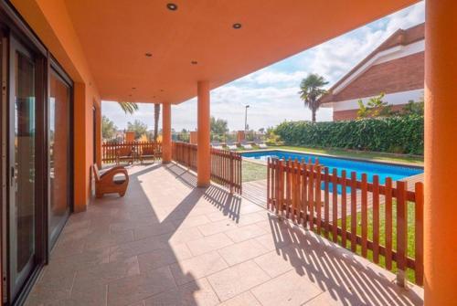 Santa Susanna Villa Sleeps 10 Pool Air Con Wifi