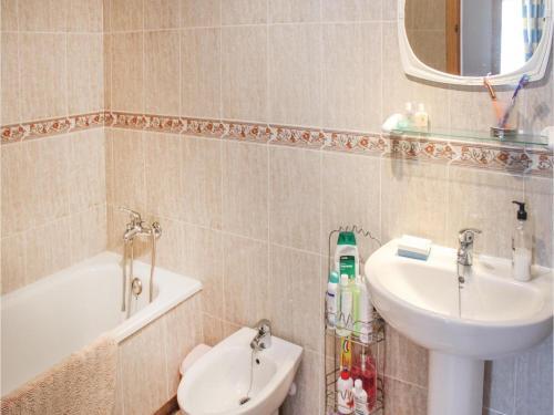 Two-bedroom Apartment In Playa Paraiso