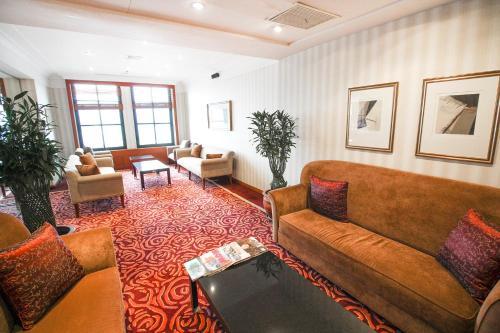 Hotel Redtop