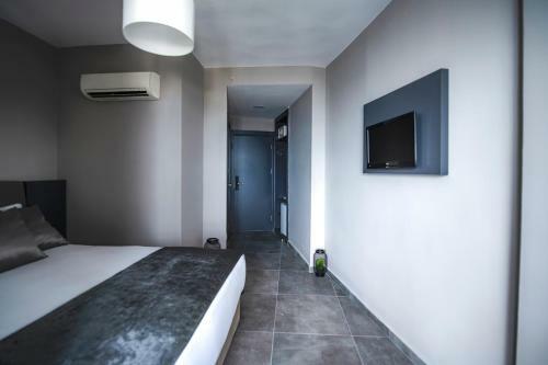 Tourist Hotel