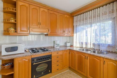 Montbarbat Villa Sleeps 6 Pool