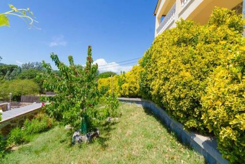 Montbarbat Villa Sleeps 6 Pool