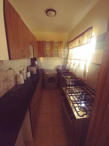 Contemporary Cozy 3 Bedroom Cottage
